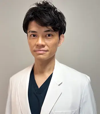 院長　牛腸 俊彦